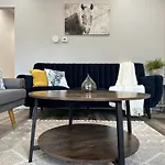 Lovely 2Br Near Downtown Area