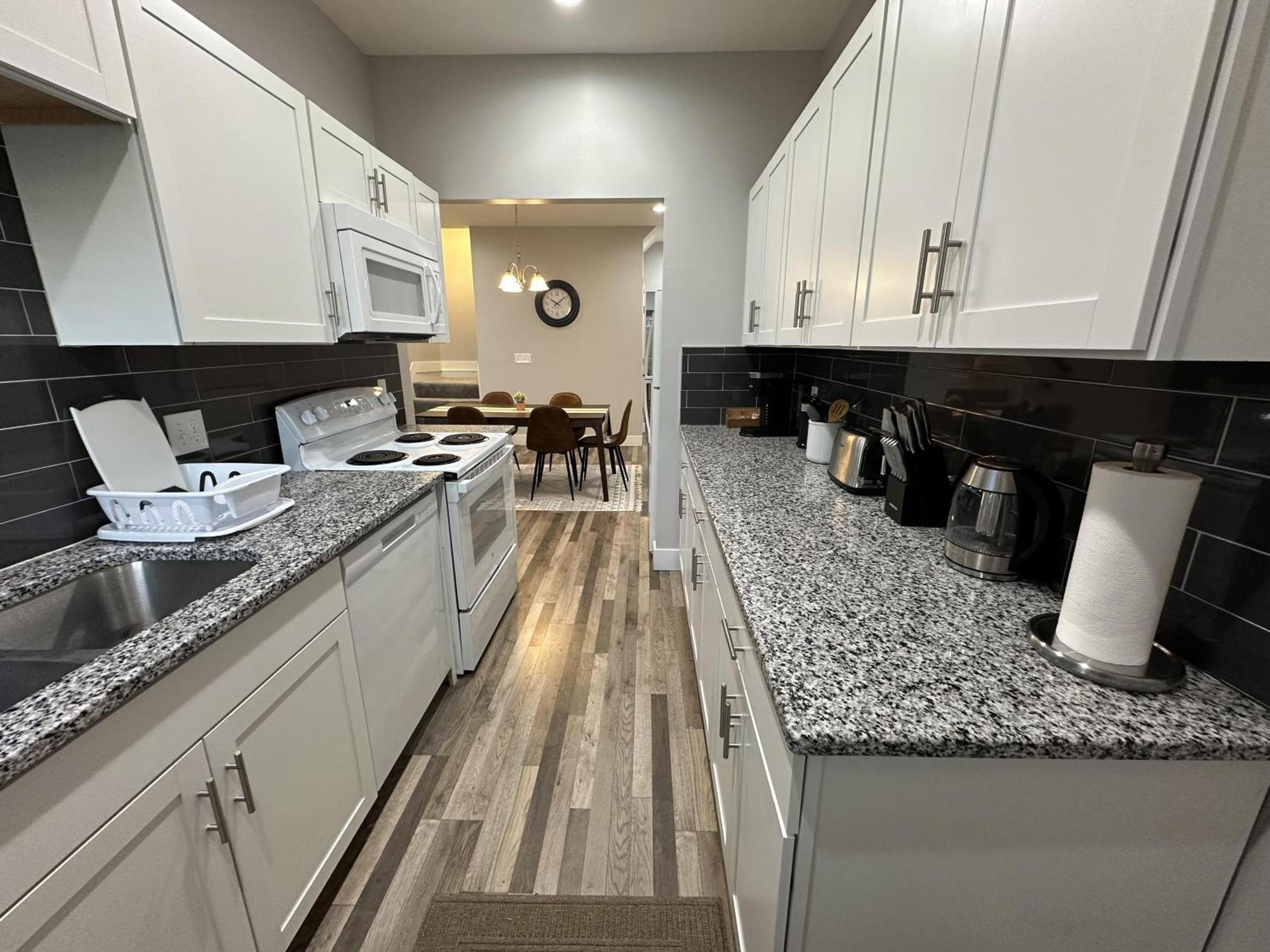 Lovely 2br Near Downtown Area Apartamento *