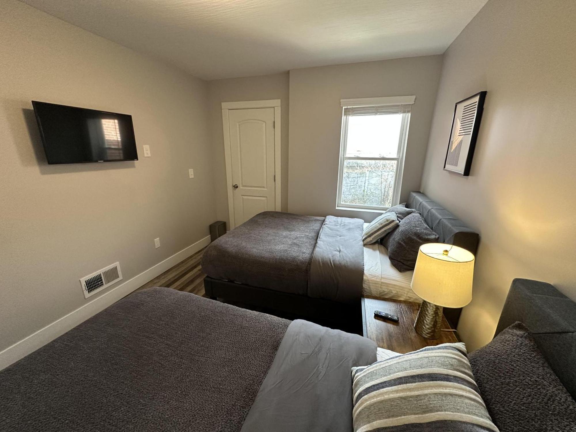 Lovely 2br Near Downtown Area Columbus